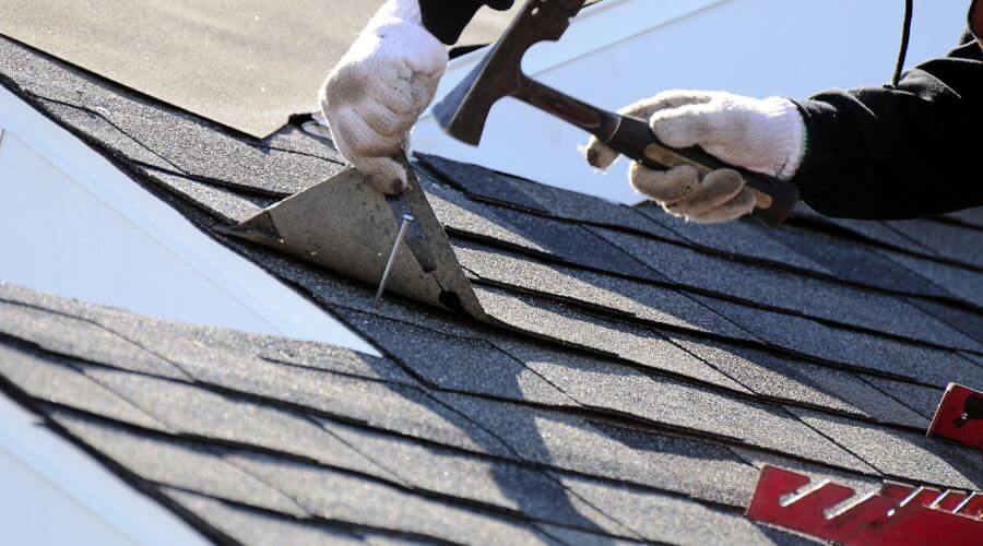 Professional gutter cleaning in Selma, IN